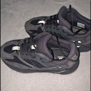 yeezy boost 700 utility black